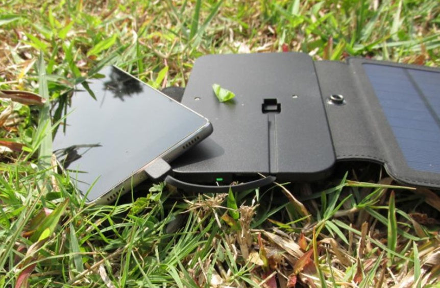 Portable 8W Foldable Solar Panel Charger for Outdoor & Emergency Use