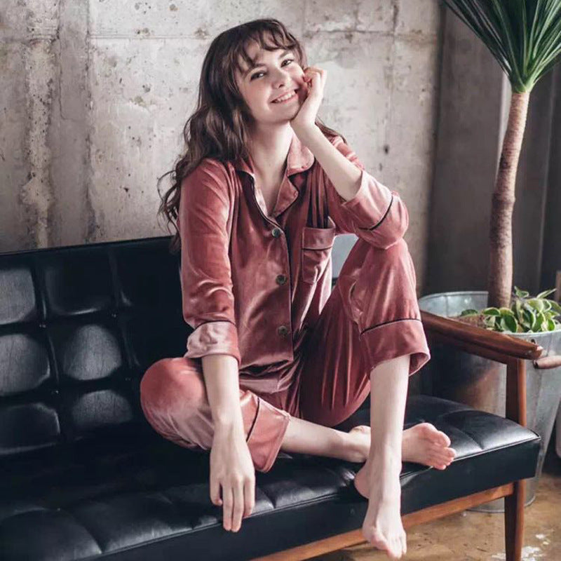 Comfortable Gold Velvet Pajamas – Elegant Sleepwear and Loungewear Set